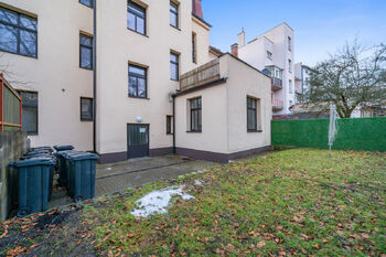 Pozemek za domem - Pronájem bytu 3+1 v osobním vlastnictví 83 m², Hronov