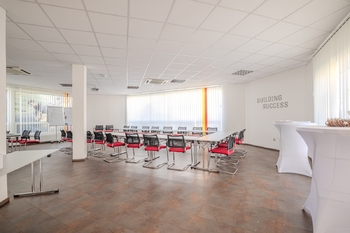 Pronájem výrobních prostor 9469 m², Plzeň