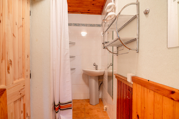 koupelna se sprchovým koutem - Prodej chaty / chalupy 80 m², Žlutice