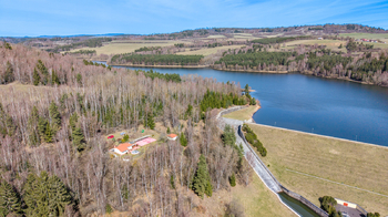 nádherný výhled na Žlutickou přehradu - Prodej chaty / chalupy 80 m², Žlutice
