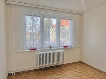 1. neprůchozí pokoj - Pronájem bytu 3+1 v osobním vlastnictví 72 m², Netolice