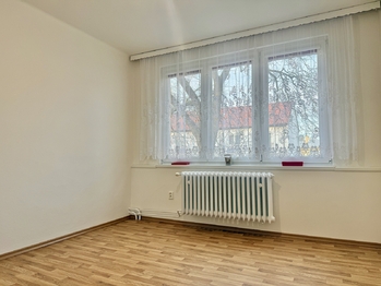1. neprůchozí pokoj - Pronájem bytu 3+1 v osobním vlastnictví 72 m², Netolice