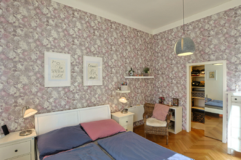 Ložnice se šatnou - Prodej bytu 3+1 v osobním vlastnictví 115 m², České Budějovice