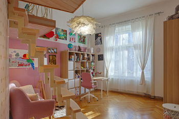 Dětský pokoj s vyvýšeným spaním - Prodej bytu 3+1 v osobním vlastnictví 115 m², České Budějovice