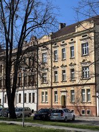 Pohled na dům - Prodej bytu 3+1 v osobním vlastnictví 115 m², České Budějovice