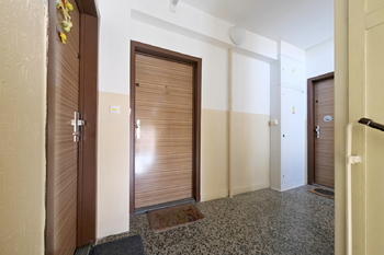 tři byty na patře - Prodej bytu 1+1 v osobním vlastnictví 32 m², Praha 9 - Letňany