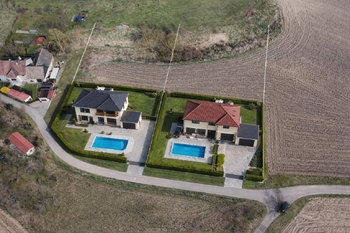 Prodej pozemku 1867 m², Velká Jesenice