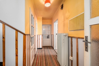 byt 1 - chodba - Prodej domu 270 m², České Budějovice