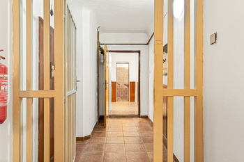 Vstup do bytu - Prodej bytu 4+1 v osobním vlastnictví 118 m², Praha 1 - Malá Strana