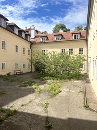 Vnitroblok - Prodej bytu 4+1 v osobním vlastnictví 118 m², Praha 1 - Malá Strana