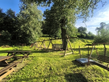 Prodej domu 302 m², Černousy