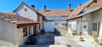 Pohled na dům ze dvora - Prodej domu 84 m², Letonice