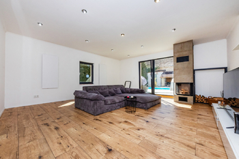 Prodej domu 330 m², Černuc