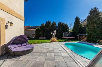 Prodej domu 330 m², Černuc