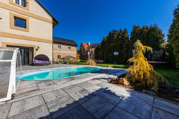 Prodej domu 330 m², Černuc