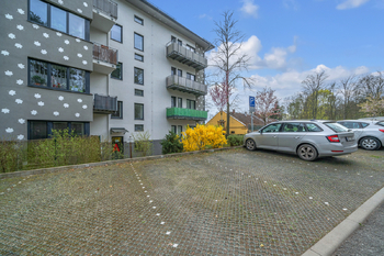 parkovací stání - Pronájem bytu 3+kk v osobním vlastnictví 95 m², Milovice