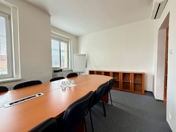 Pronájem kancelářských prostor 128 m², Praha 10 - Strašnice