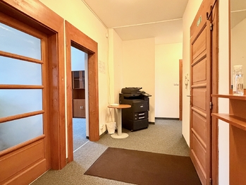 Pronájem kancelářských prostor 128 m², Praha 10 - Strašnice