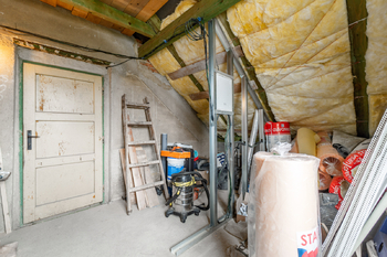 Zateplení střechy - Prodej domu 323 m², Dolní Břežany