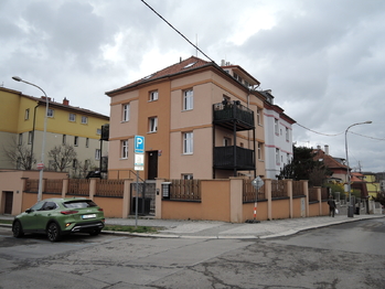 Pronájem bytu 2+kk v osobním vlastnictví 38 m², Praha 5 - Smíchov