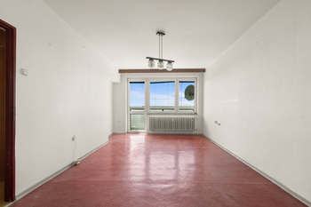 obývací pokoj - Prodej bytu 4+1 v osobním vlastnictví 85 m², Slaný