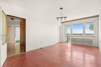 obývací pokoj - lodžie - Prodej bytu 4+1 v osobním vlastnictví 85 m², Slaný
