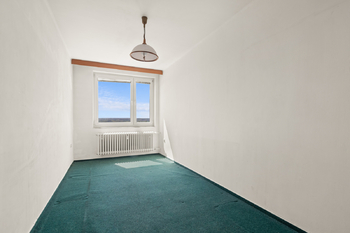 ložnice 1 - Prodej bytu 4+1 v osobním vlastnictví 85 m², Slaný