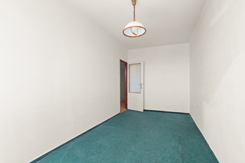 ložnice 1 - Prodej bytu 4+1 v osobním vlastnictví 85 m², Slaný