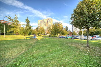 Pohled na dům - Pronájem bytu 1+kk v osobním vlastnictví 21 m², Kolín