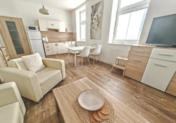 Prodej nájemního domu 715 m², Trutnov