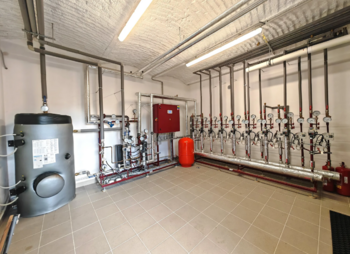 Technické zázemí - Prodej nájemního domu 715 m², Trutnov