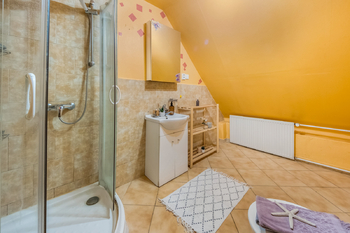 Prodej domu 288 m², Verušičky