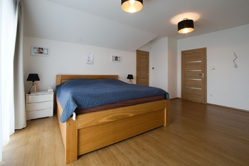 Ložnice - Prodej domu 177 m², Kostelní Hlavno