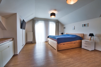 Ložnice - Prodej domu 177 m², Kostelní Hlavno