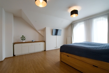 Ložnice - Prodej domu 177 m², Kostelní Hlavno