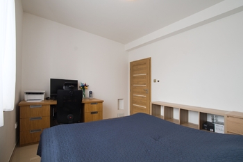 Pokoj - Prodej domu 177 m², Kostelní Hlavno