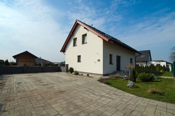 Parkovací stání - Prodej domu 177 m², Kostelní Hlavno