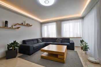 Obytná místnost - Prodej domu 177 m², Kostelní Hlavno