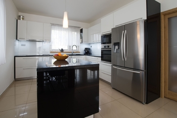 Kuchyň - Prodej domu 177 m², Kostelní Hlavno