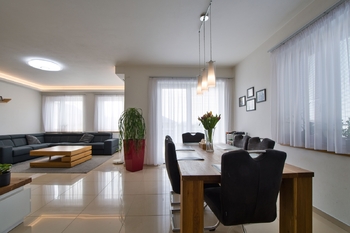 Jídelní kout - Prodej domu 177 m², Kostelní Hlavno