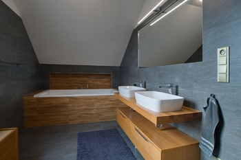 Koupelna - Prodej domu 177 m², Kostelní Hlavno