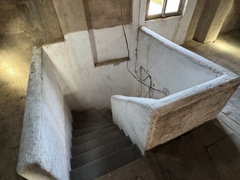 schodiště na půdu - Prodej domu 62 m², Dřínov