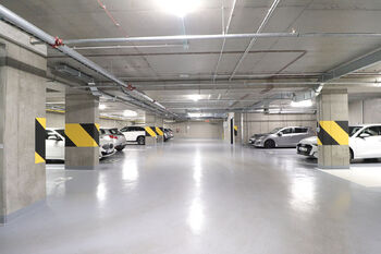 Pronájem garážového stání 13 m², Praha 8 - Karlín