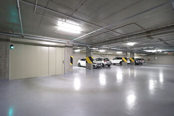 Pronájem garážového stání 13 m², Praha 8 - Karlín