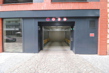 Pronájem garážového stání 13 m², Praha 8 - Karlín