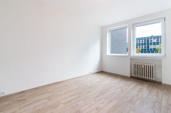 Prodej bytu 1+1 v osobním vlastnictví 34 m², Praha 5 - Jinonice