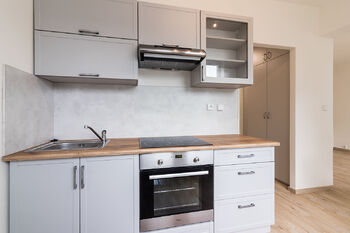 Prodej bytu 1+1 v osobním vlastnictví 34 m², Praha 5 - Jinonice