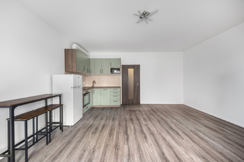 Pronájem bytu 1+kk v osobním vlastnictví 32 m², Praha 10 - Uhříněves