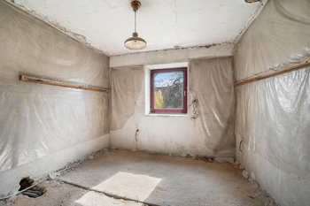 pokoj v přízemí - Prodej domu 204 m², Krňany