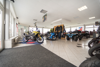 Prodej obchodních prostor 300 m², Drásov